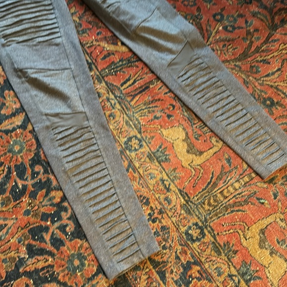 AlO yoga leggings - Picture 5 of 16